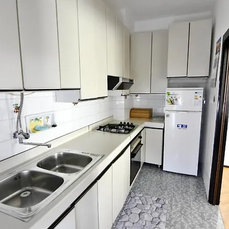 Apartment With A Parking Space - 20421 Umag