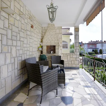 With Parking Space - 20421 Umag